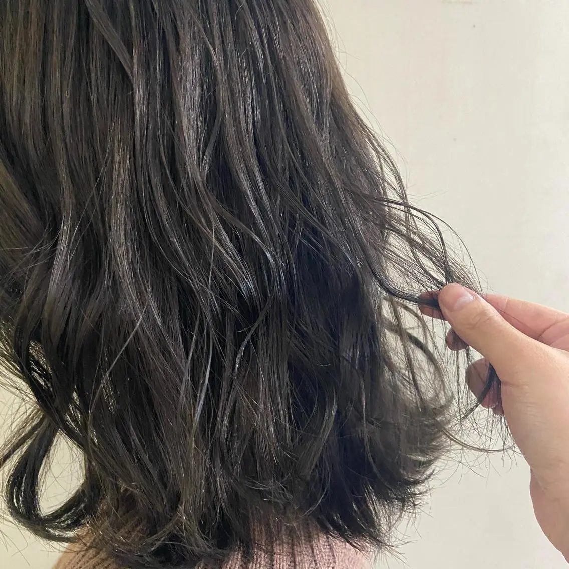 ミディアム カラー グレージュ 吉村 夏椰のヘアスタイル
