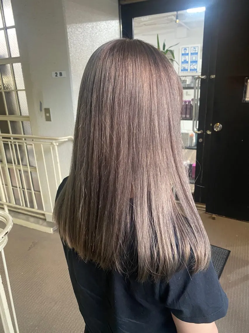 ミディアム カラー ヘアアレンジ ベージュカラー ブリーチ 透明感カラー ダブルカラー グレージュ ヘアカラー トリートメント 🌟🍒ハイトーン 韓国ヘア/ユウミのヘアスタイル