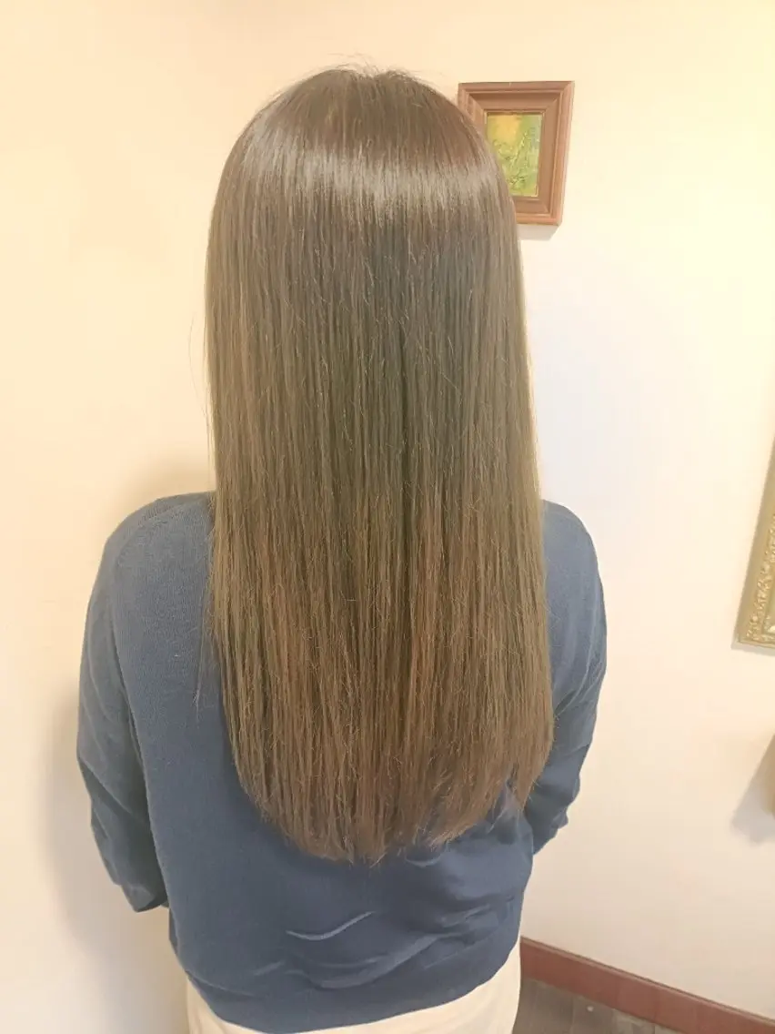 ロング カラー ベージュカラー ブリーチ ヘアカラー ASAKO ✴︎アメリシュシュのヘアスタイル