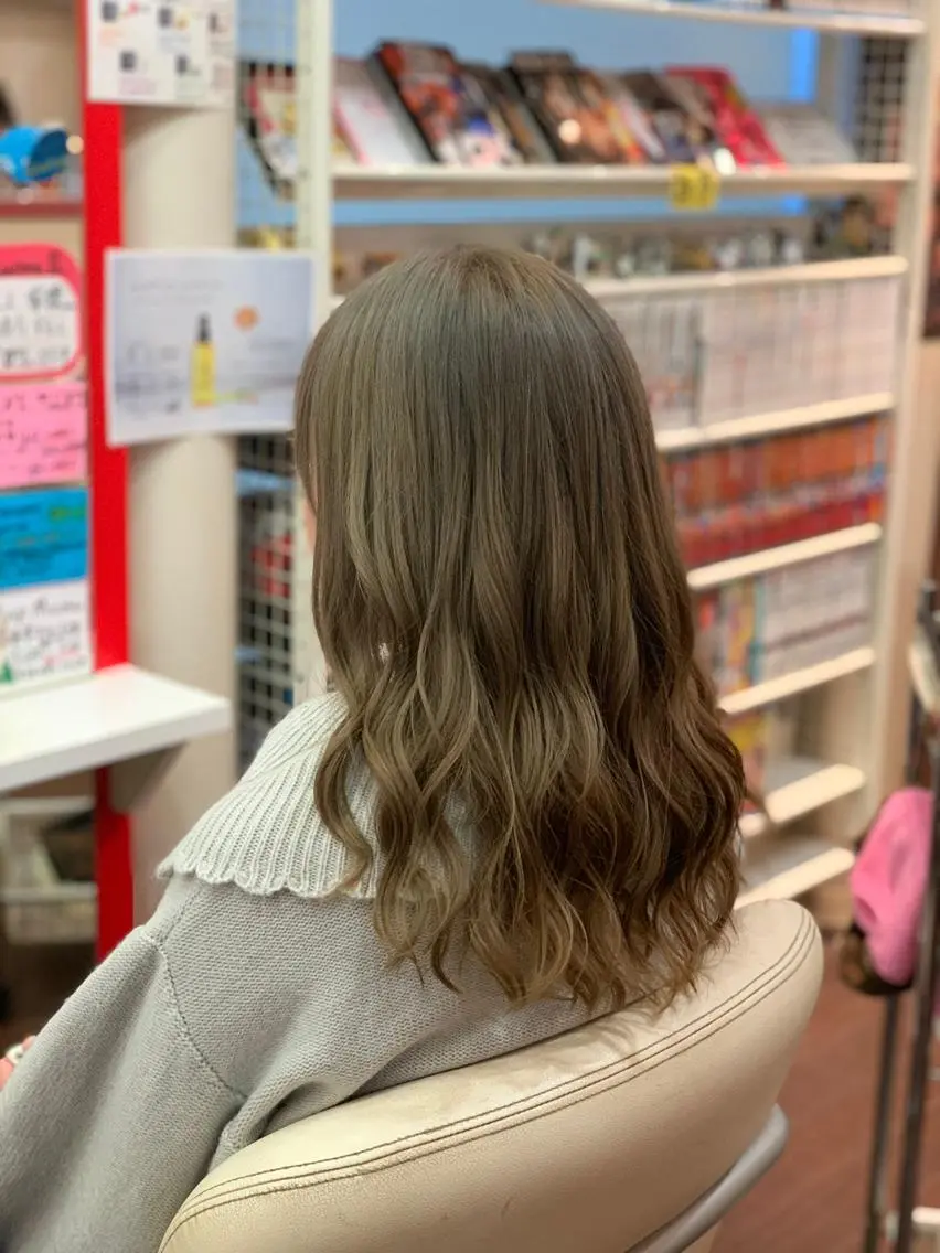［ 2回目以降 ］シングルカラー+シャンプーブロー　¥9625の写真