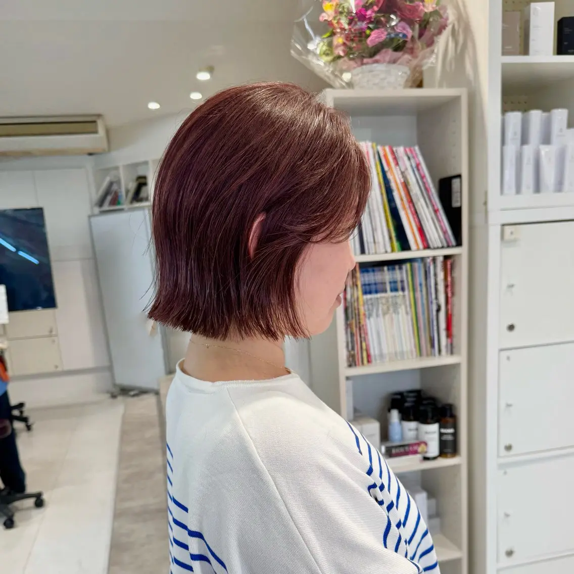 ミディアム ヘアカラー トリートメント 会田有紀 /切りっぱなしボブのヘアスタイル