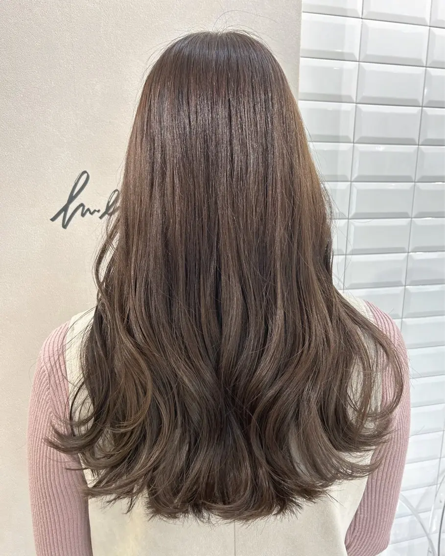 ロング カラー ブリーチ グレージュ ブリーチなしカラー hubhair レイヤー/透明感のヘアスタイル