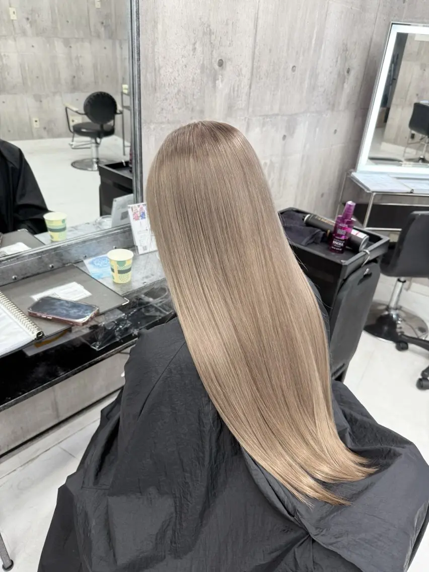ロング カラー メンズ メンズバレイヤージュ メンズブリーチ メンズハイライト メンズハイトーン メンズインナーカラー ヘアカラー トリートメント ☁️かずき☁️青.紫 推し活カラー💫のヘアスタイル