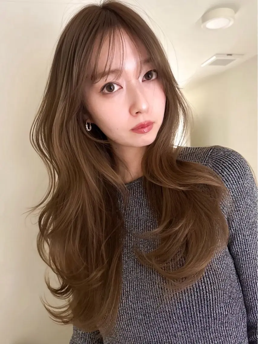 ロング カラー ブリーチ 三野宮 莉羽のヘアスタイル