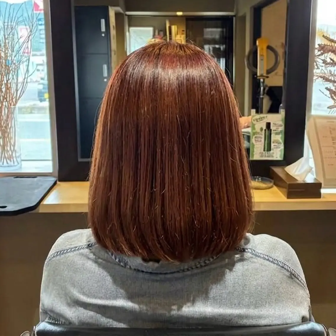 ミディアム カット 梅田 花音のヘアスタイル