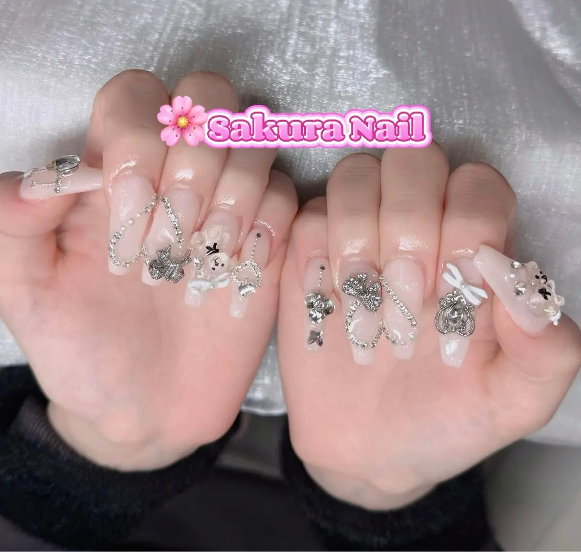 ネイル アートネイル オーロラネイル ボルドー チークネイル フレンチネイル ハンドネイル Sakura Nail Salonのネイルデザイン