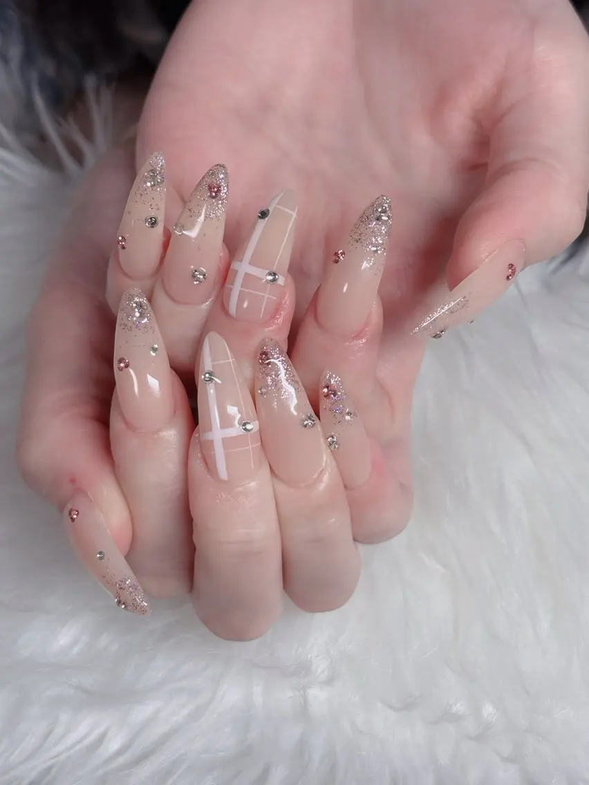 ネイル フレンチネイル ジェルネイル ガラスフレンチ ハロウィン ハート H.baby Nail Salonのネイルデザイン