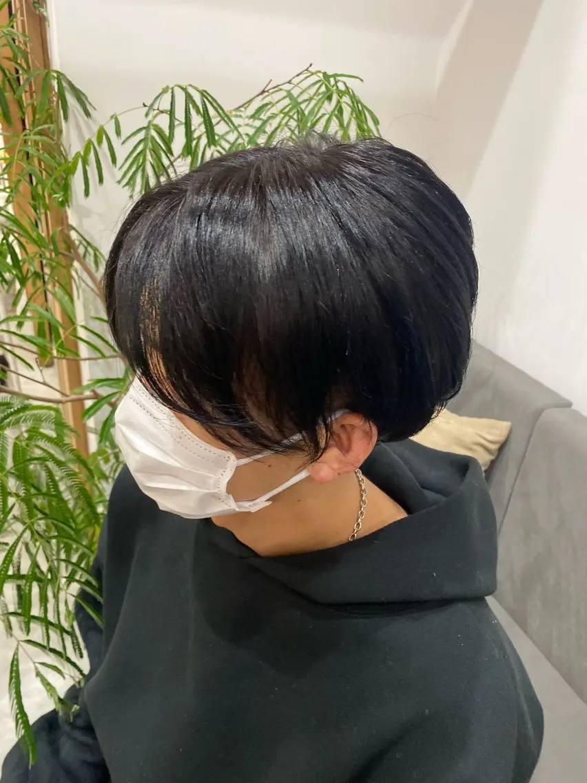 ショート カラー メンズ メンズブリーチ 黒髪 ブリーチ ブルーカラー ブルーブラック MIKU ／fulamのヘアスタイル