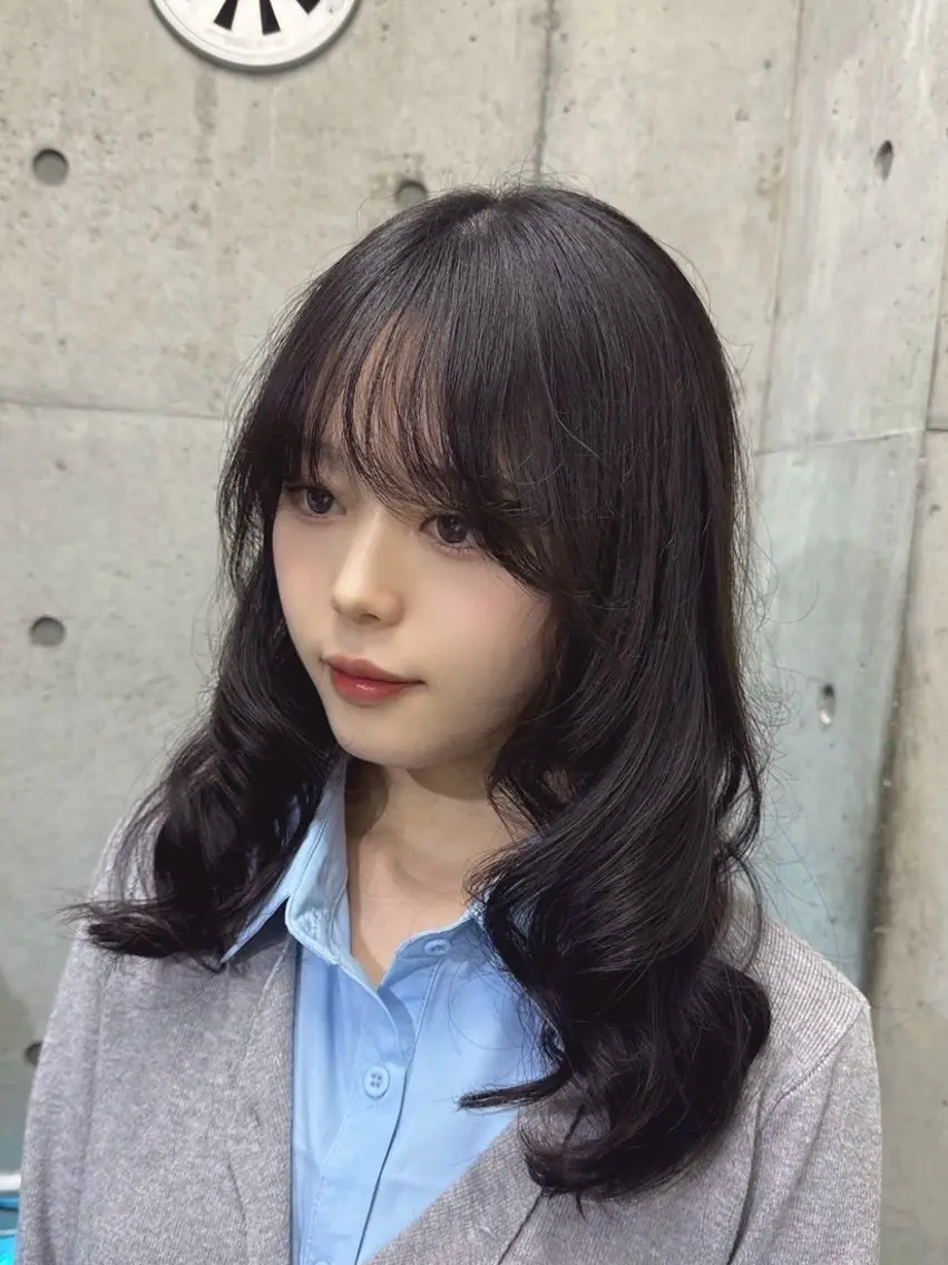 ロング カラー ヘアアレンジ ベージュカラー グレージュ 顔周りカット 韓国風ヘア レイヤーカット カット ヘアカラー トリートメント なな 顔周りカット/ 透明感カラーのヘアスタイル