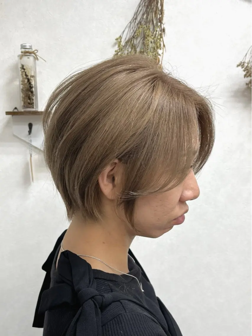 ショート ショートヘア issy/ハイライト ハイトーン／レイヤーのヘアスタイル