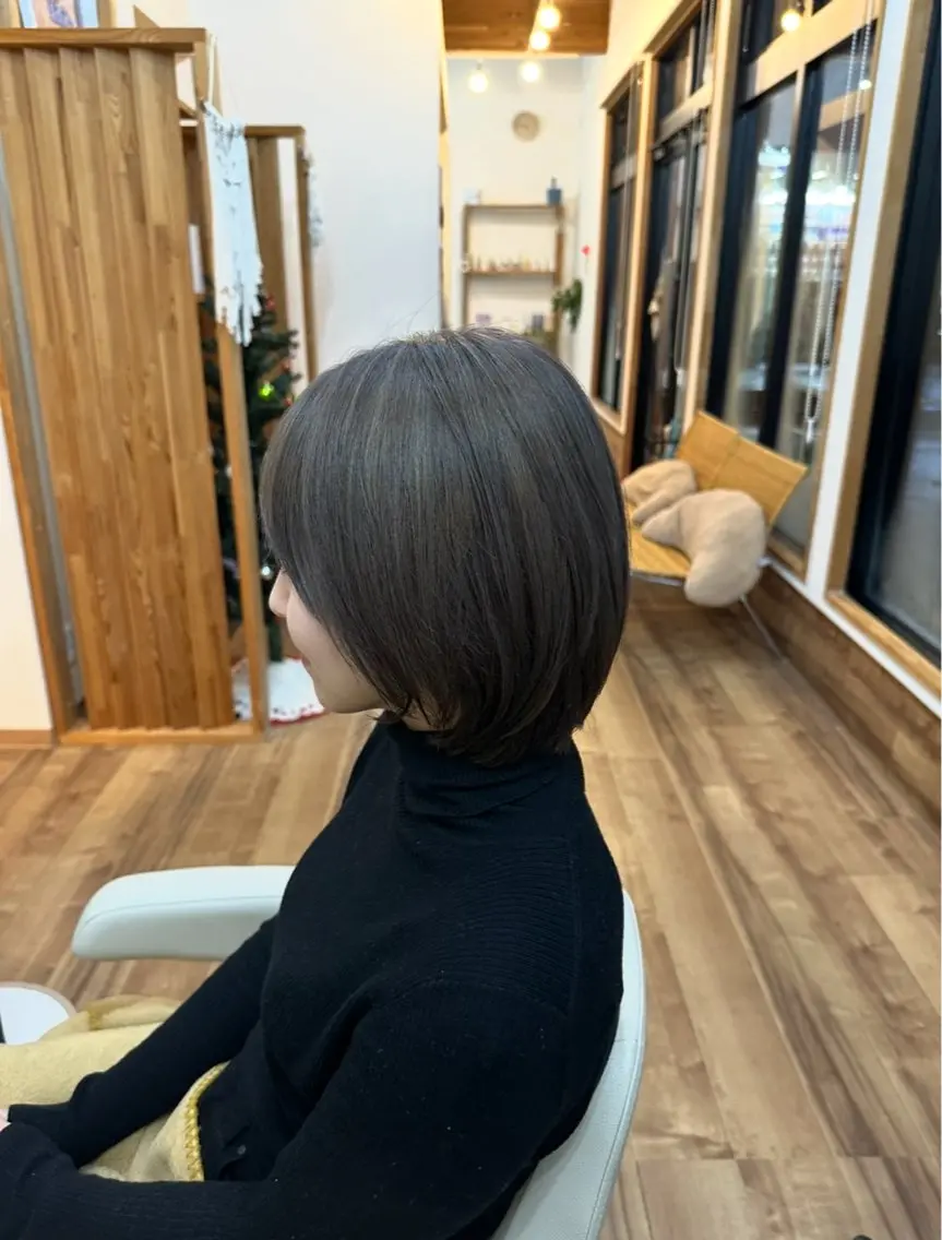ショート カラー グレージュ カット ヘアカラー 艶髪カラー/髪質改善 細貝 舞利のヘアスタイル