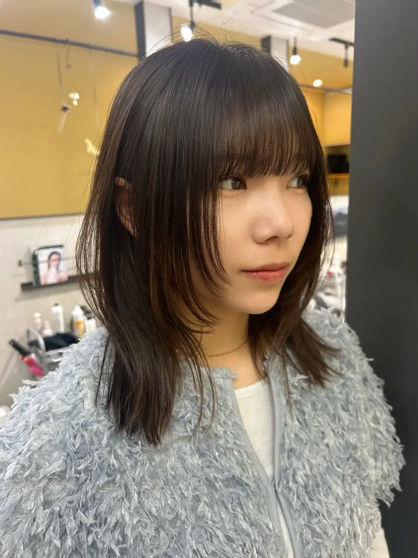 ミディアム ミディアムレイヤー レイヤーカット カット トリートメント hubhair レイヤー/透明感のヘアスタイル
