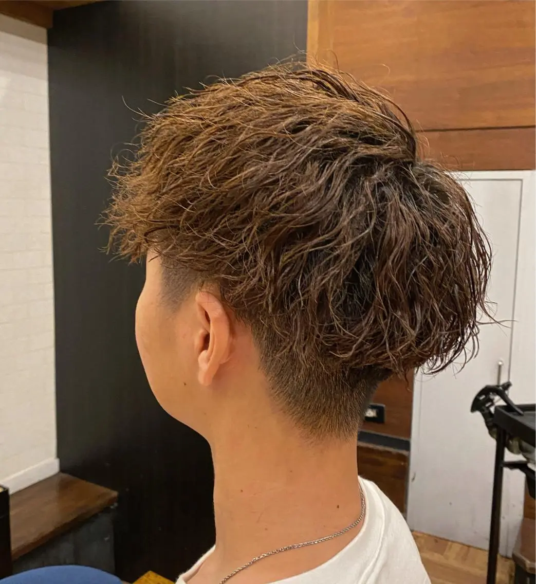 ショート パーマ メンズ メンズパーマ ツイストスパイラルパーマ スパイラルパーマ 杉村 一輝のヘアスタイル