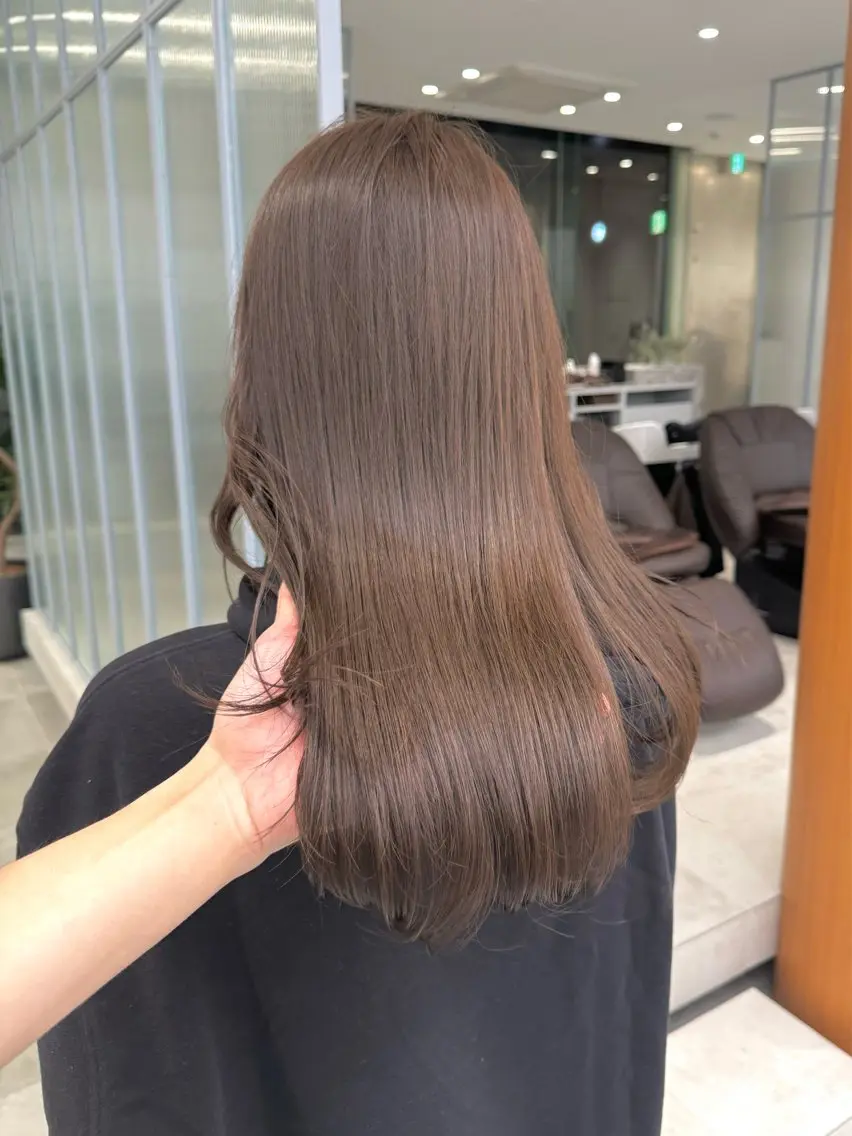 カラー kou🌥️レイヤー /艶カラーのヘアスタイル