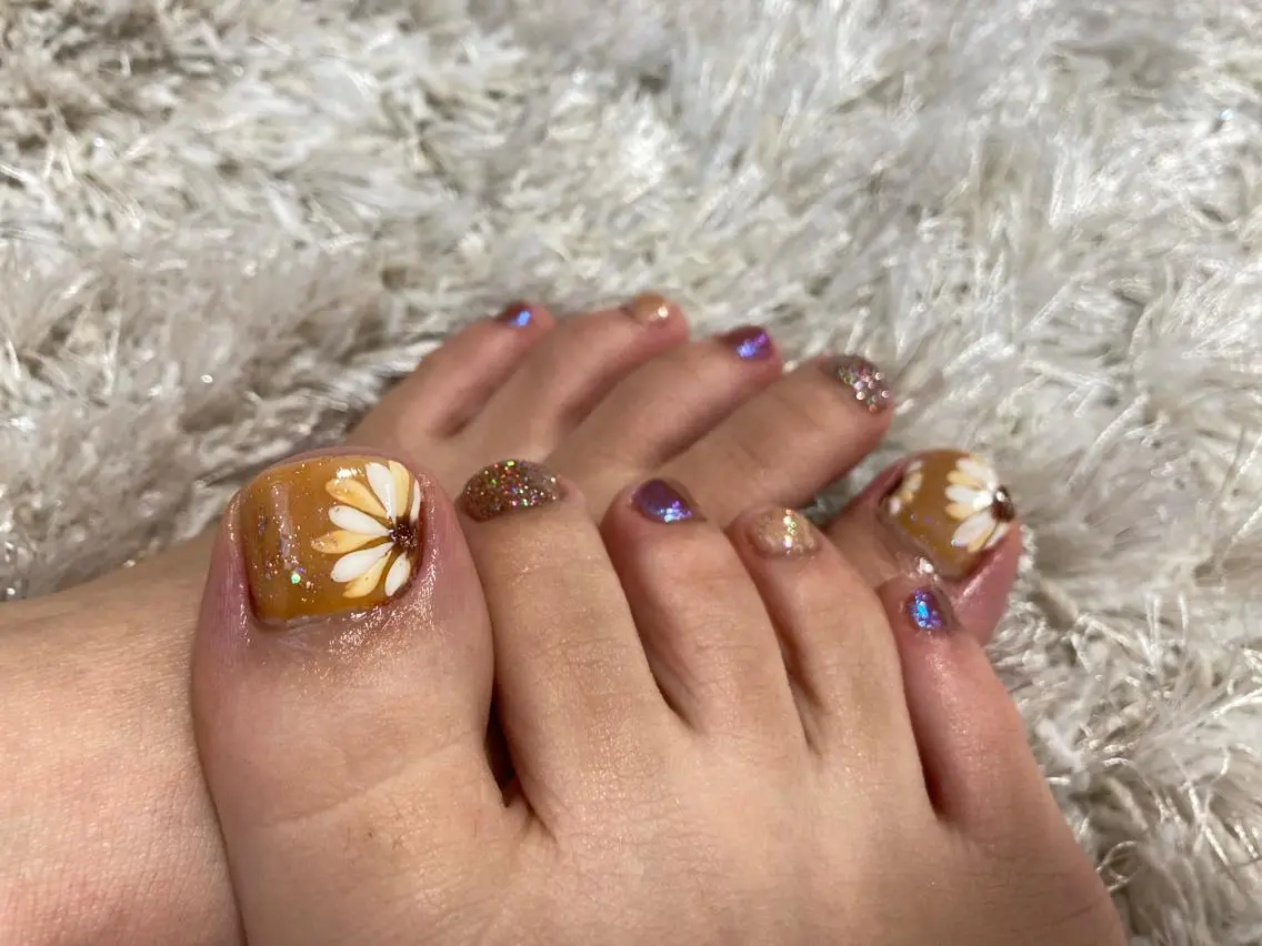 フットジェルネイル🤍持ち込みデザイン👡の写真