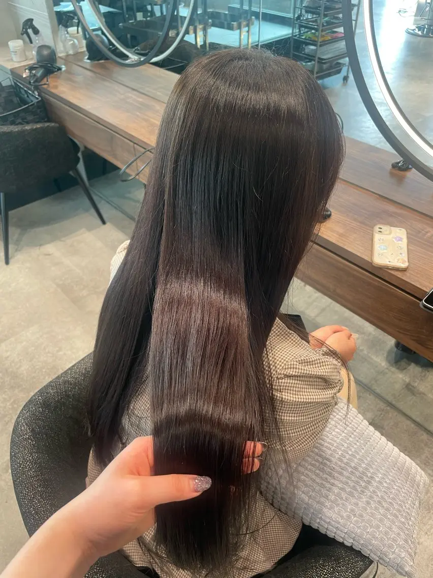 【艶カラー➕潤い補給ハホニコトリートメント✂️】の写真