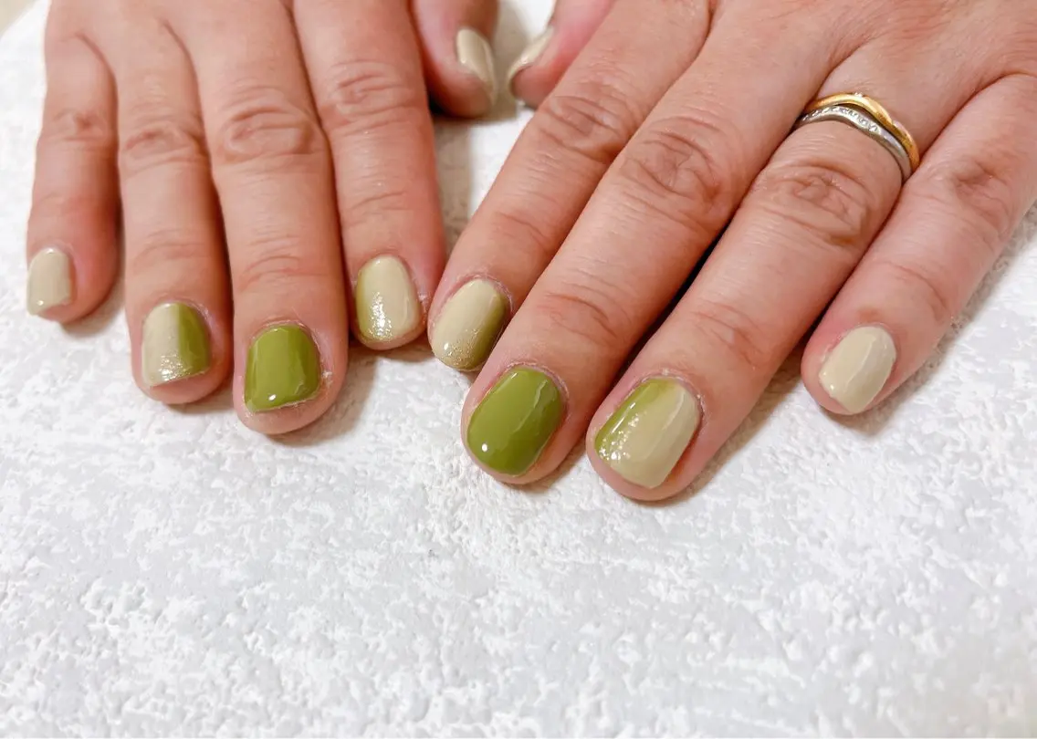 ネイル オーロラネイル フラワーネイル フットネイル フレンチネイル ジェルネイル ハンドネイル mogunail &blowのネイルデザイン