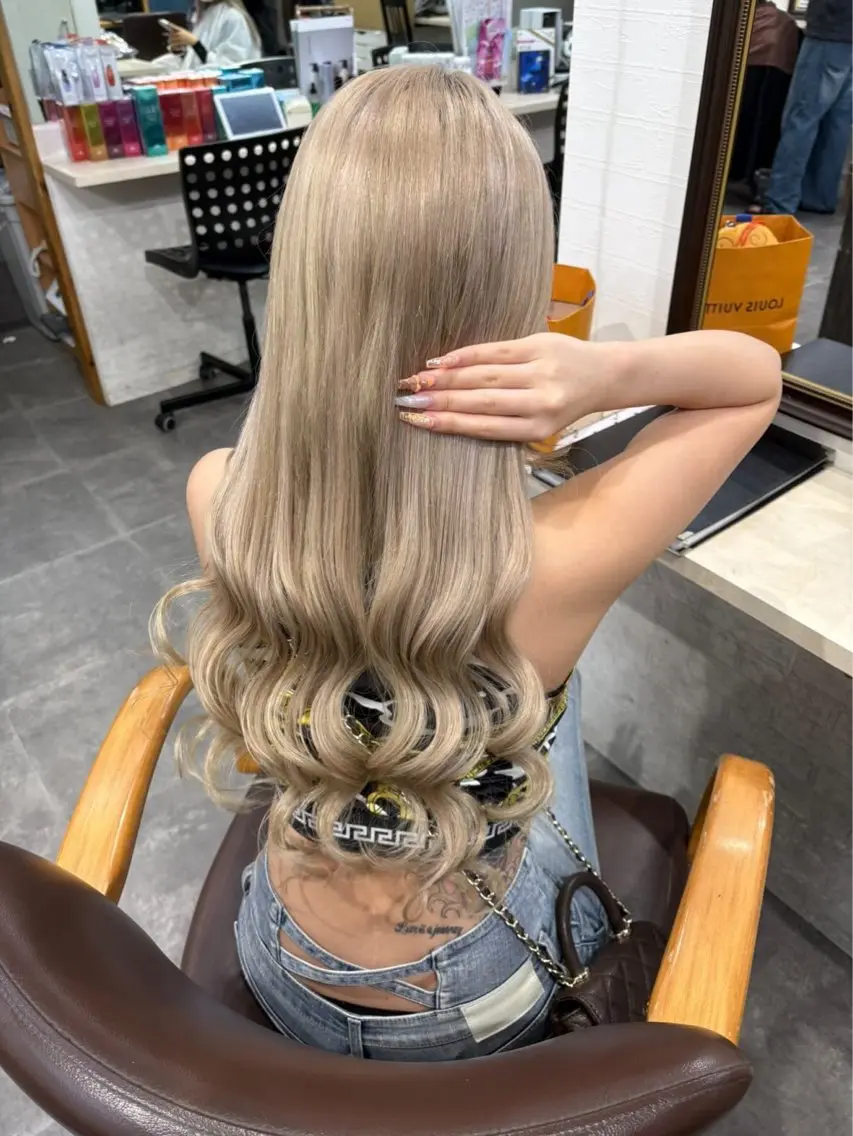 ミディアム エクステ ⭐️U-topia ⭐️和泉田 りさ⭐️のヘアスタイル