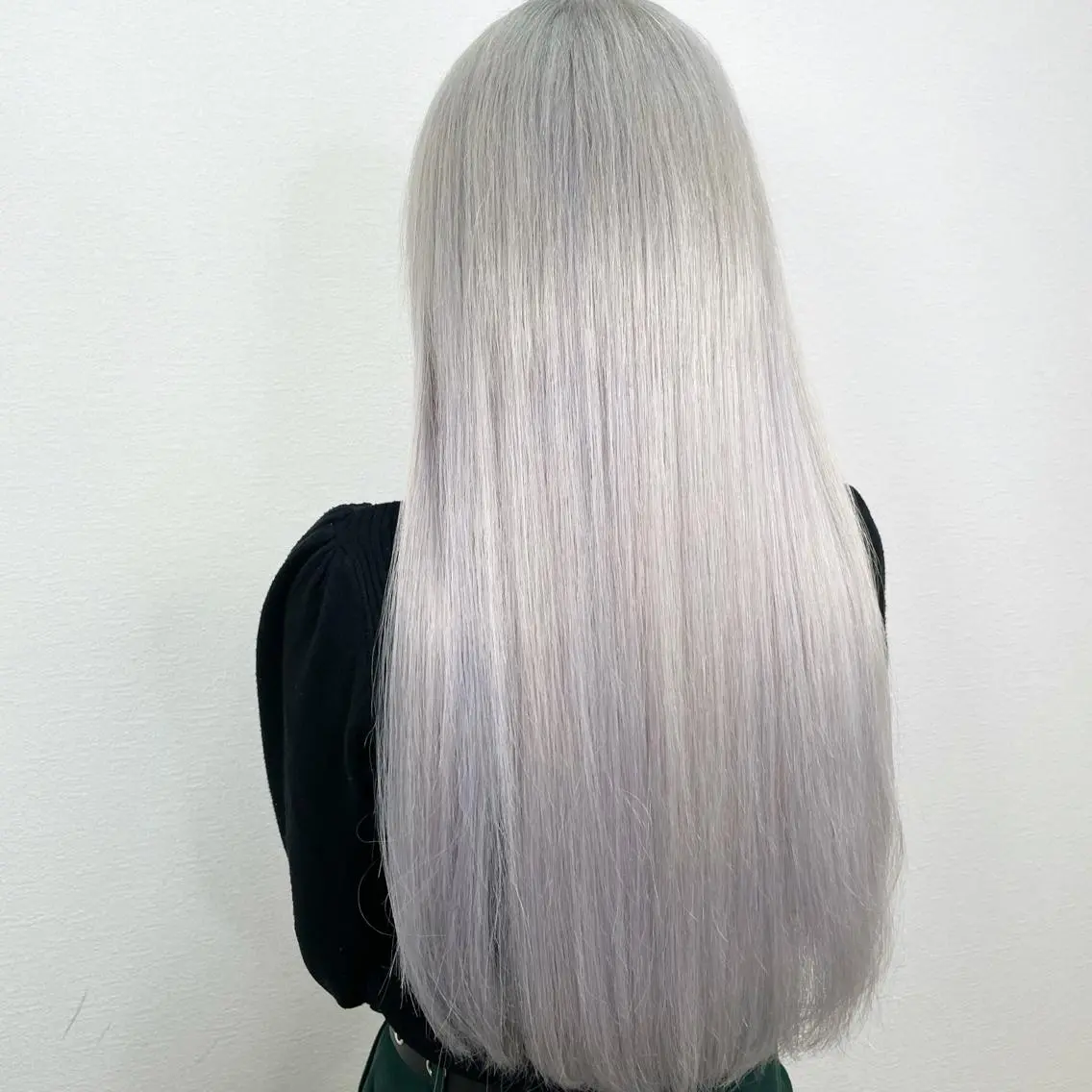 ロング カラー ブリーチ シルバー ホワイトシルバー ヘアカラー 失敗したくない人へ ハイトーン美容師のヘアスタイル