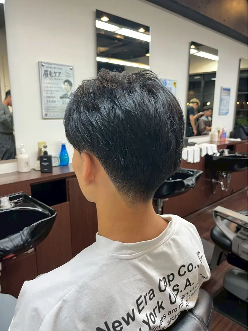 ミディアム メンズ ツーブロック カット カメオカ ダイゴのヘアスタイル