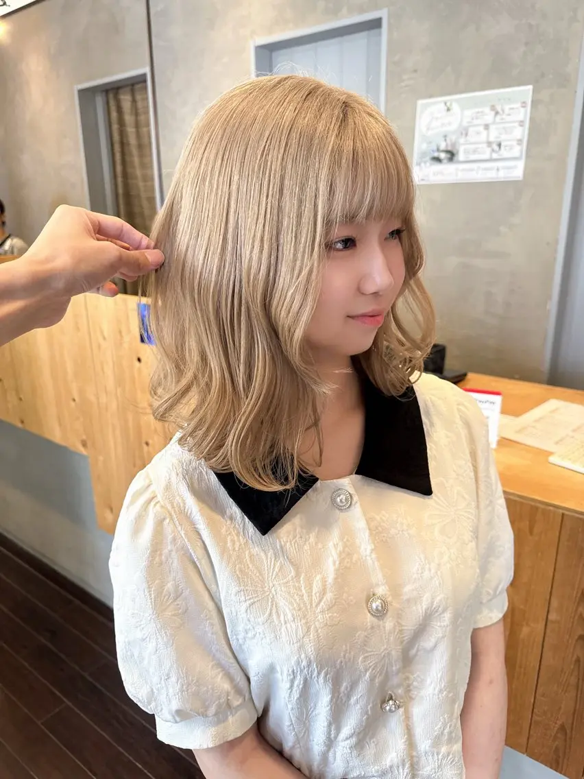 ミディアム カラー ベージュカラー ミルクティーベージュ カット ヘアカラー 具志 正太のヘアスタイル