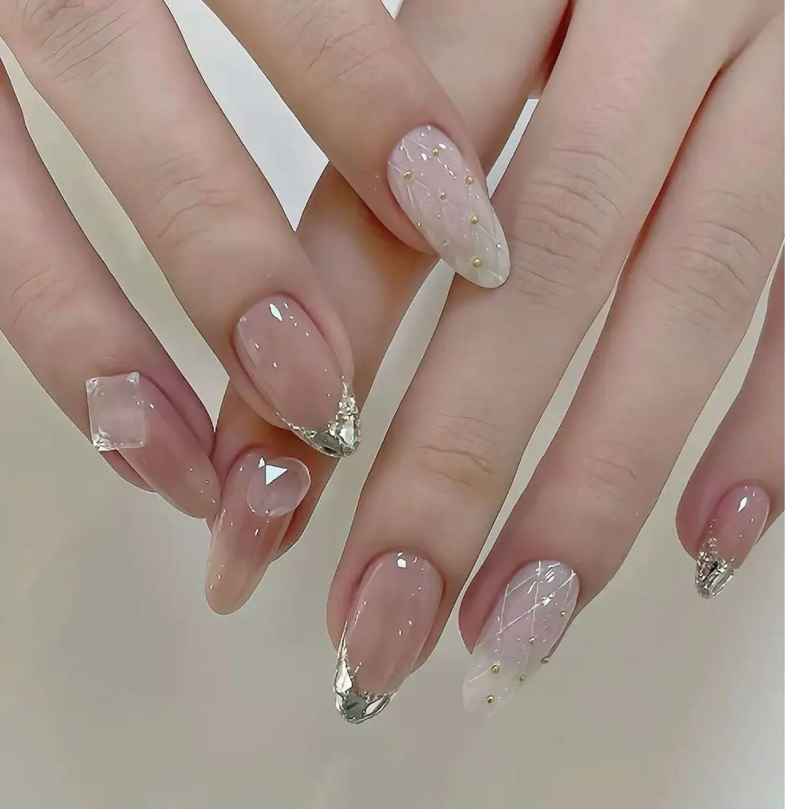 ネイル オーロラネイル フラワーネイル フットネイル フレンチネイル ジェルネイル ハンドネイル BabyYouMi nailのネイルデザイン