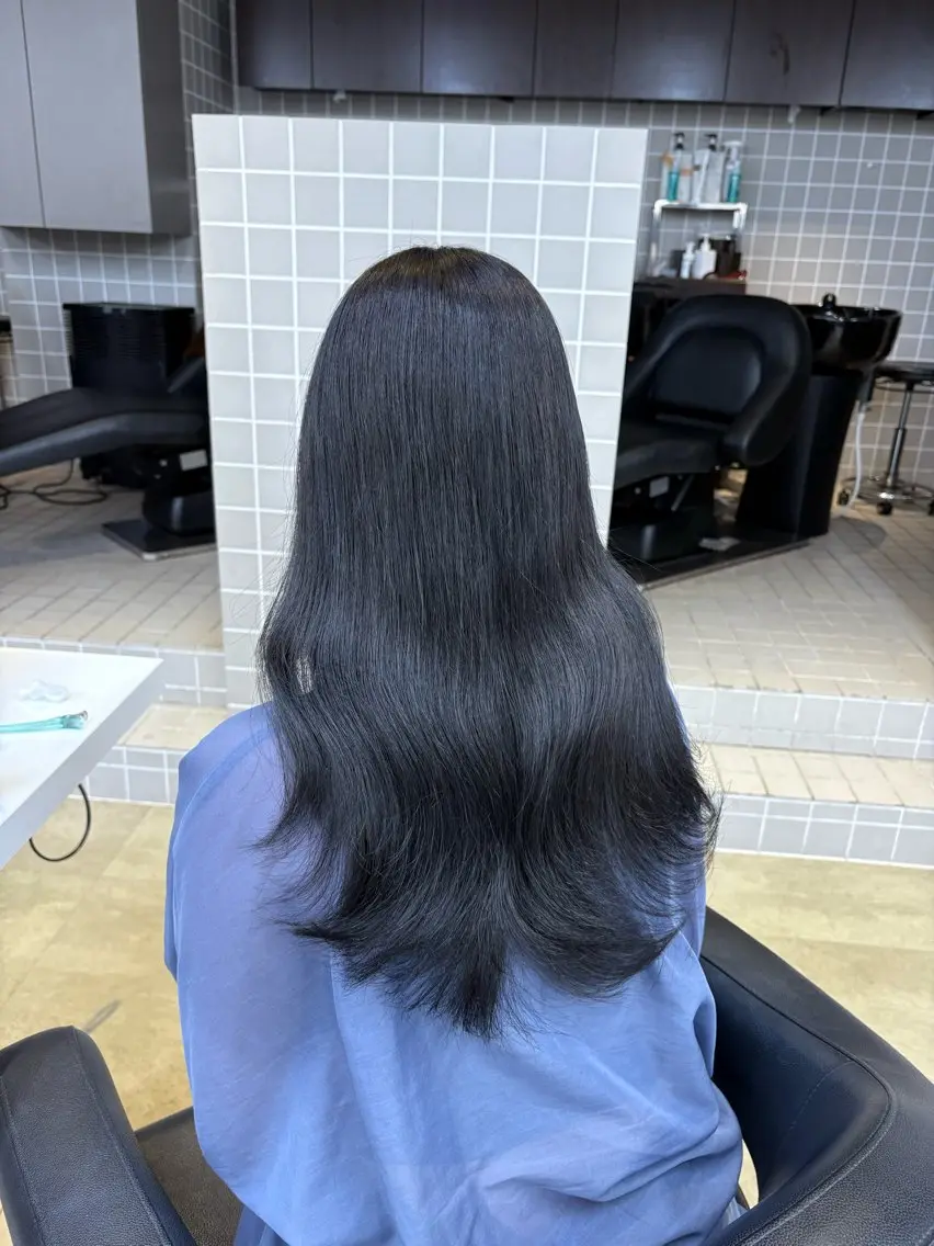 ロング ヘアカラー トリートメント ヘッドスパ ヘアセット 寒色/ベージュヘア ブリーチありMiOのヘアスタイル