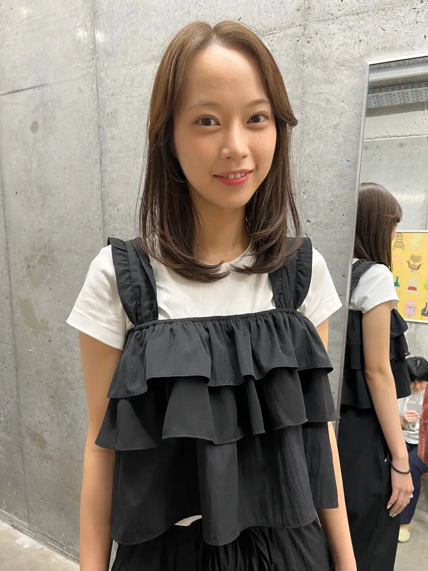 セミロング ミルクティーベージュ るい名駅のヘアスタイル