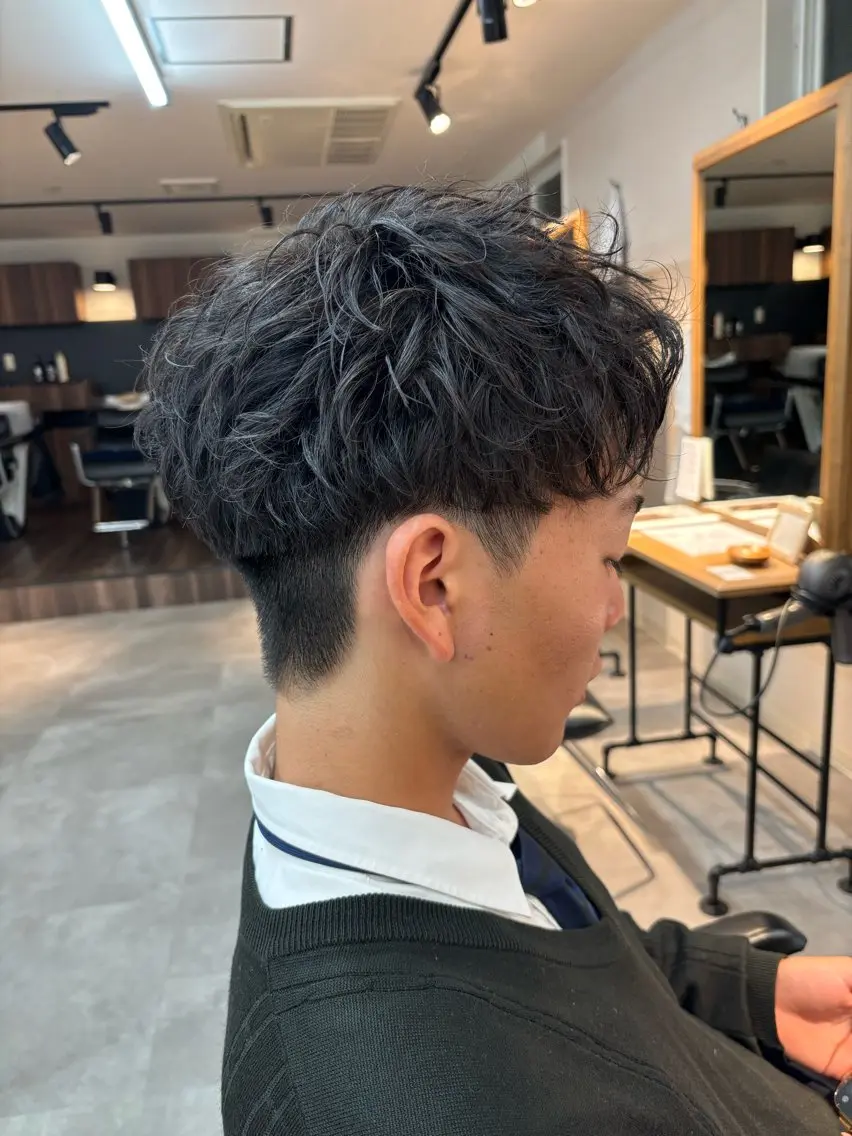 パーマ メンズ メンズパーマ カット パーマ 保立フェザーパーマ 大人メンズヘア船橋駅のヘアスタイル