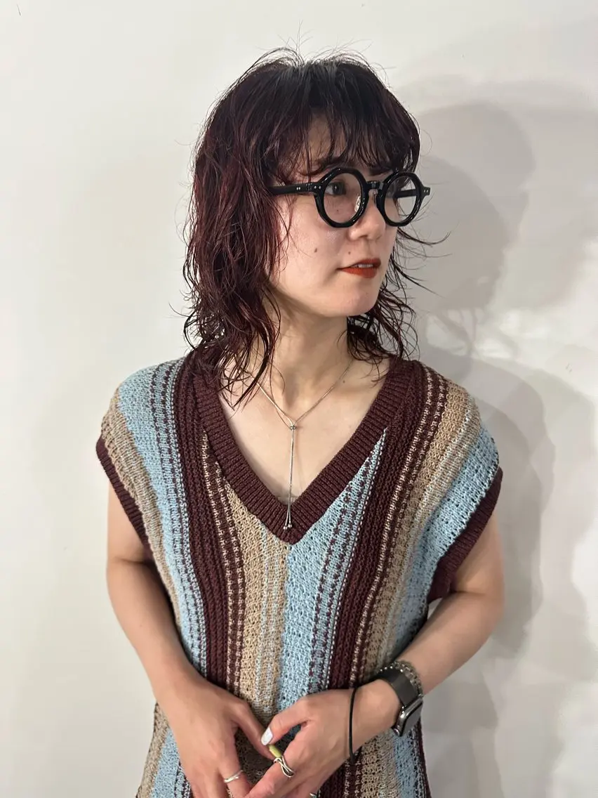カラー ボルドーカラー 🩵HOLLY🩵 ブリーチ🩵カレンのヘアスタイル