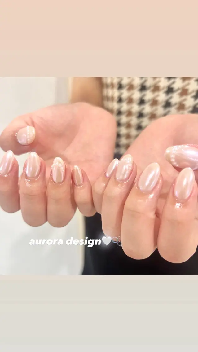 ネイル ピンク リボン ホワイト 🎀チーク/ちゅるん 🫧chisa🎀のネイルデザイン