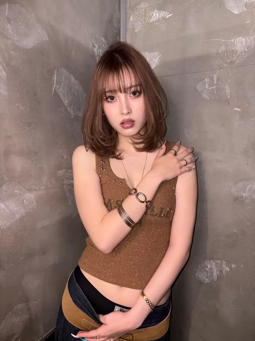 ミディアム くびれヘア 韓国風ヘア レイヤーカット シースルーバング 小顔カット 【堺/なかもず】 NANAMIのヘアスタイル