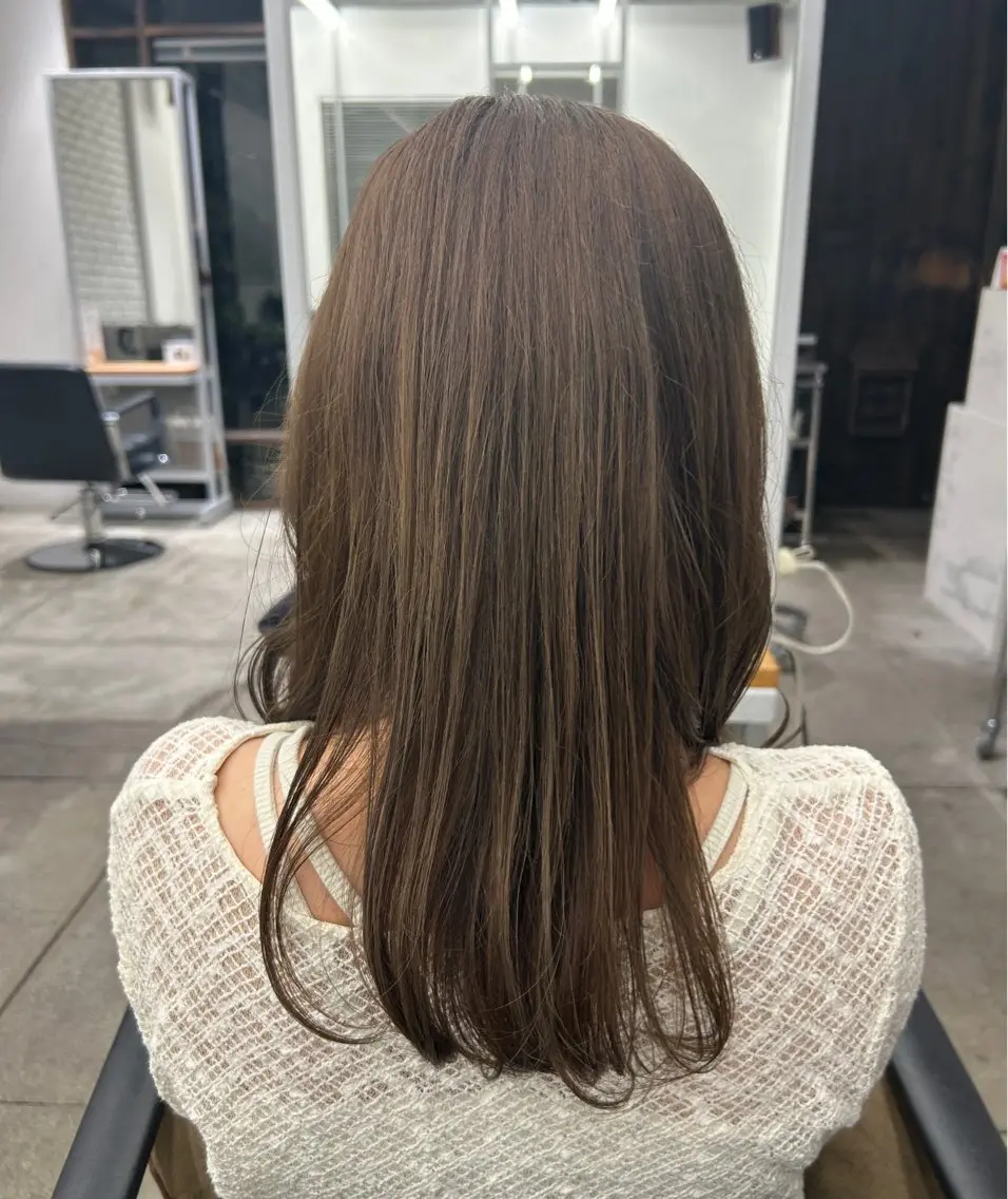 セミロング カラー 中村 里彩のヘアスタイル