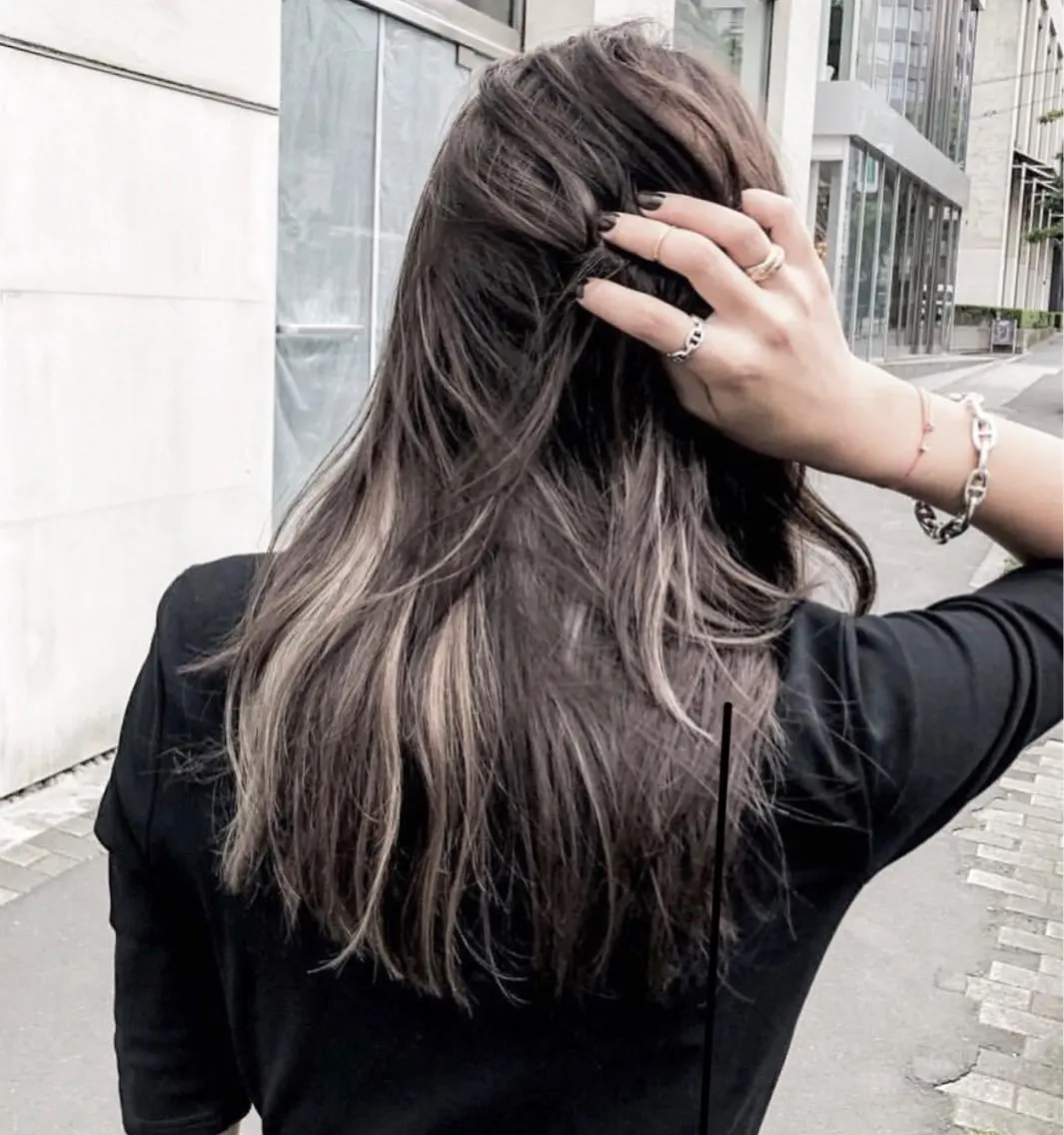 ミディアム カラー ヘアアレンジ アッシュ ベージュカラー ハイライトカラー 外国人風カラー ハイライト ブリーチ＆カラーが 得意☀️望月宣雄☀️のヘアスタイル
