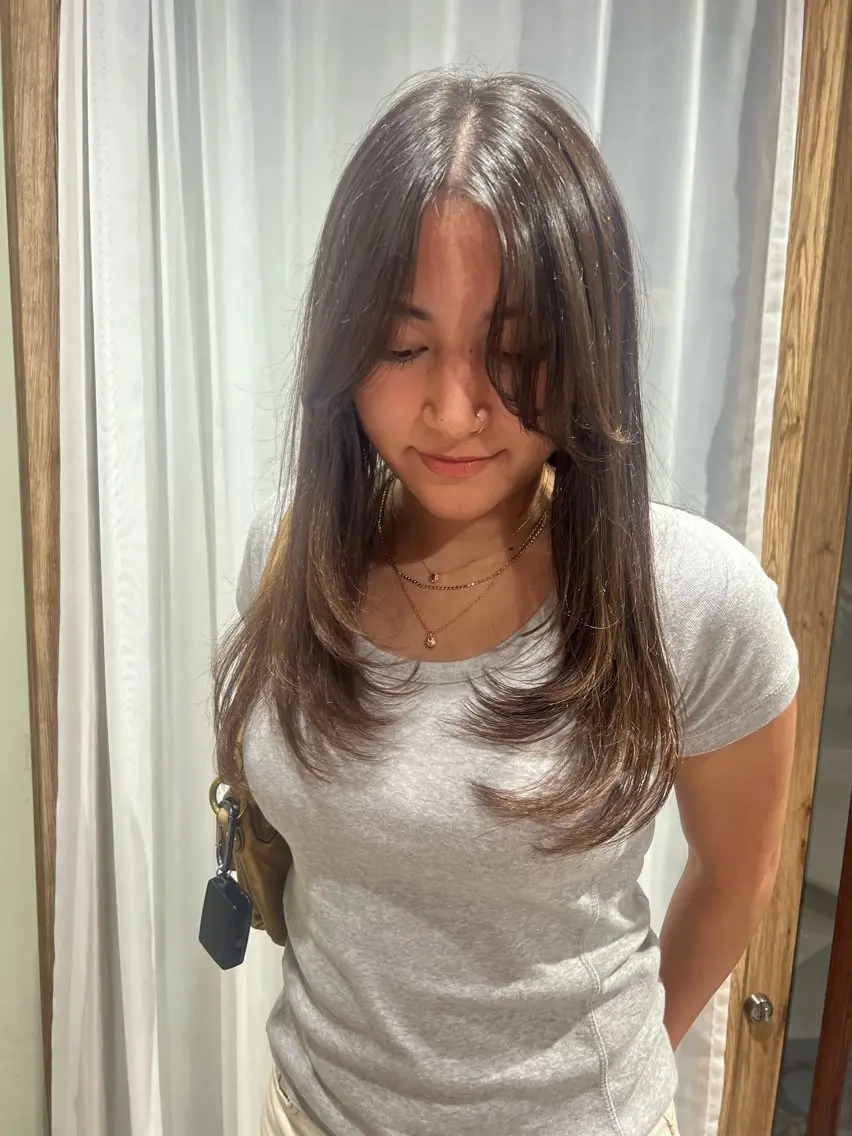 セミロング 藤村 ひよりのヘアスタイル