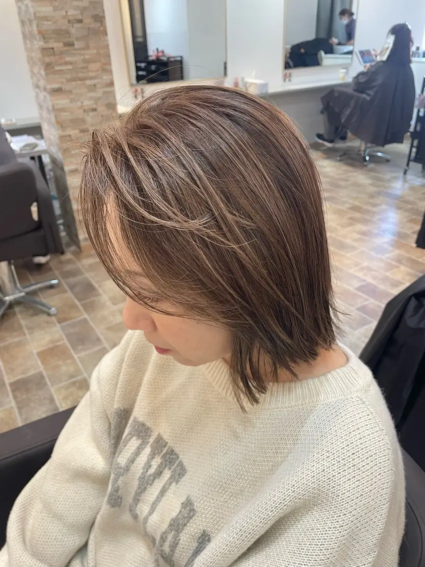 ミディアム カラー ベージュカラー カット ヘアカラー トリートメント YUI/ ブリーチカラー🌷のヘアスタイル
