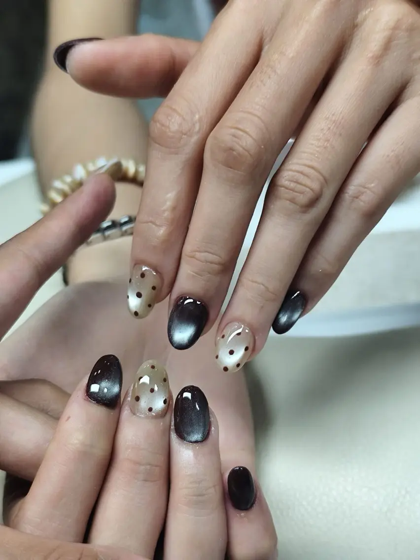 ネイル チークネイル フレンチネイル グラデーション キラキラネイル 韓国ネイル Minette nailHuongのネイルデザイン