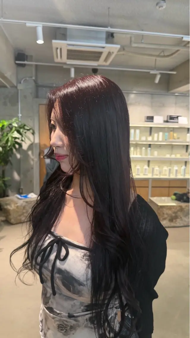 ロング カラー ヘアカラー 岡田 舞綺のヘアスタイル