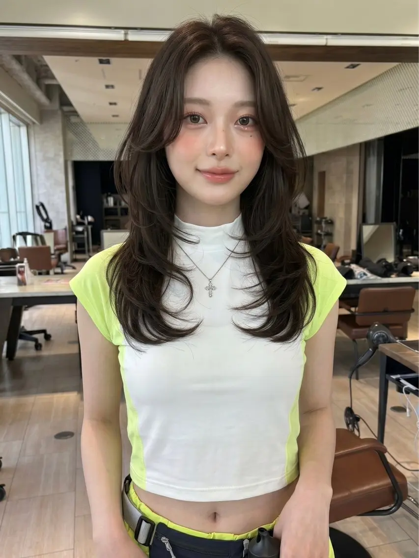 ロング カラー ロングレイヤー レイヤーカット ロング カット ヘアカラー トリートメント SHION/銀座 まとまるカット🩵のヘアスタイル