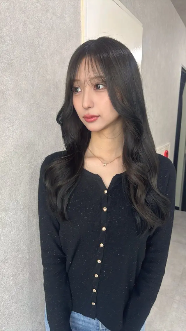ロング カラー アッシュ アッシュブラウン ベージュカラー 黒髪 ブリーチ カット ヘアカラー トリートメント 赤み無し柔らかカラー 【梅田】madokaのヘアスタイル