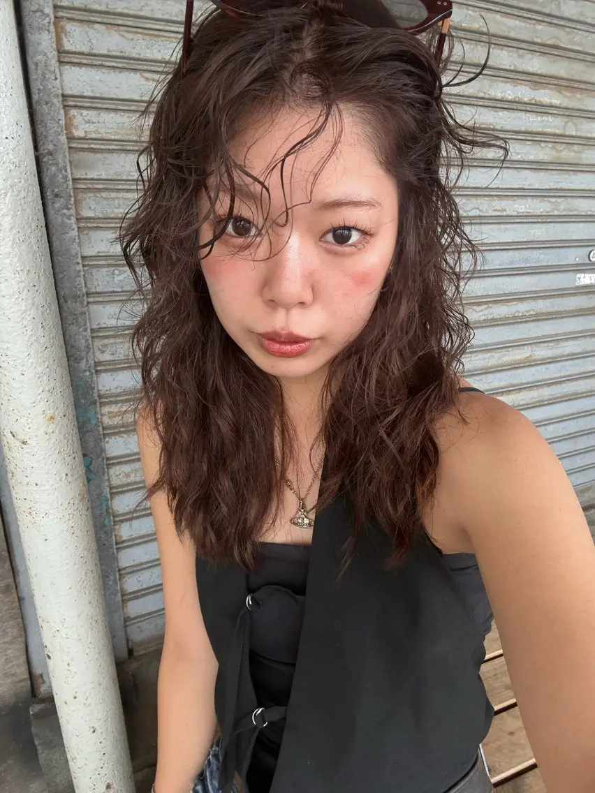 ロング ロングレイヤー ラベンダーベージュ ボブ ハッシュカット かきあげバング カット パーマ レイヤーカット\ウル フ　chinatsuのヘアスタイル