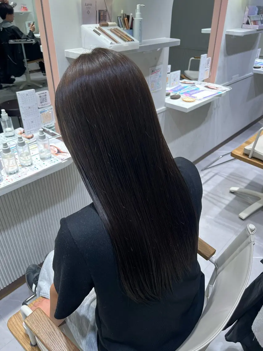 ロング カラー カット ヘアカラー トリートメント momb 折戸結菜のヘアスタイル