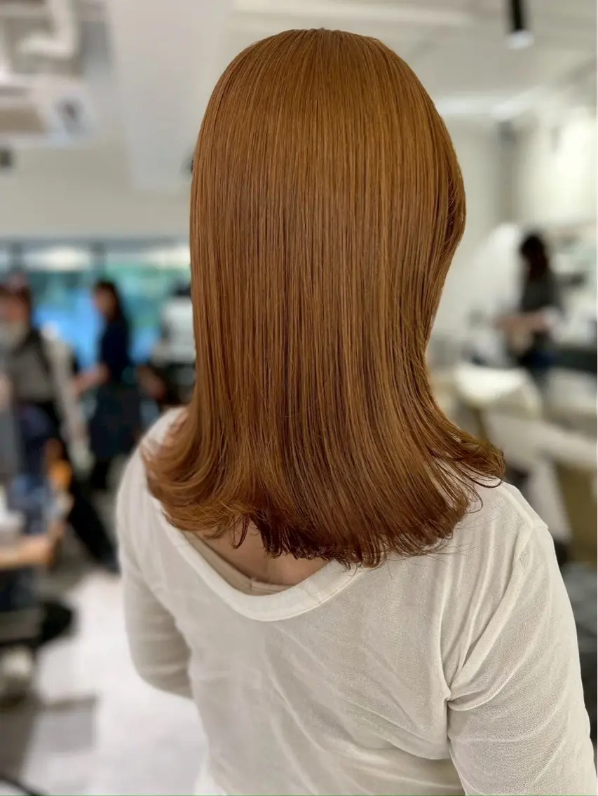 カラー ブリーチ UNBIRTHDAY いずみのヘアスタイル