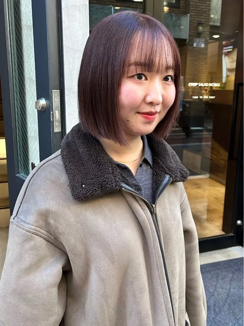 ショート カラー 切りっぱなしボブ ブリーチ ブリーチなしカラー ピンクカラー レッドカラー カット ヘアカラー トリートメント 石川絢佳/ 顔周り×暖色のヘアスタイル