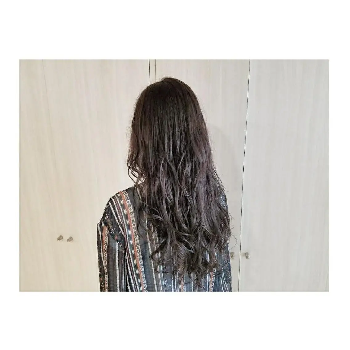 ロング カラー ヘアアレンジ アッシュ ブリーチ 透明感カラー ダークアッシュ Luana 矢場町のヘアスタイル