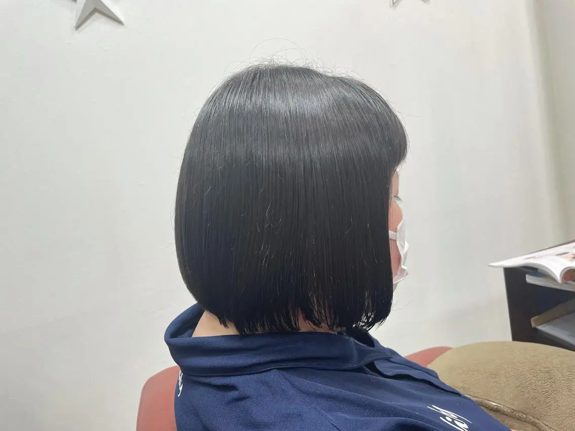 ショート ボブ くせ毛 QUATRO ほたかのヘアスタイル