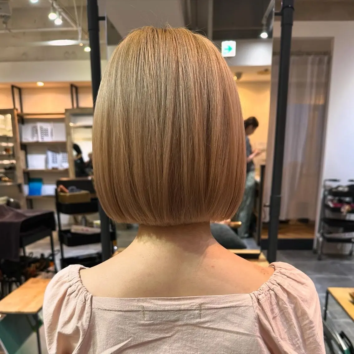ショート 金 春江のヘアスタイル