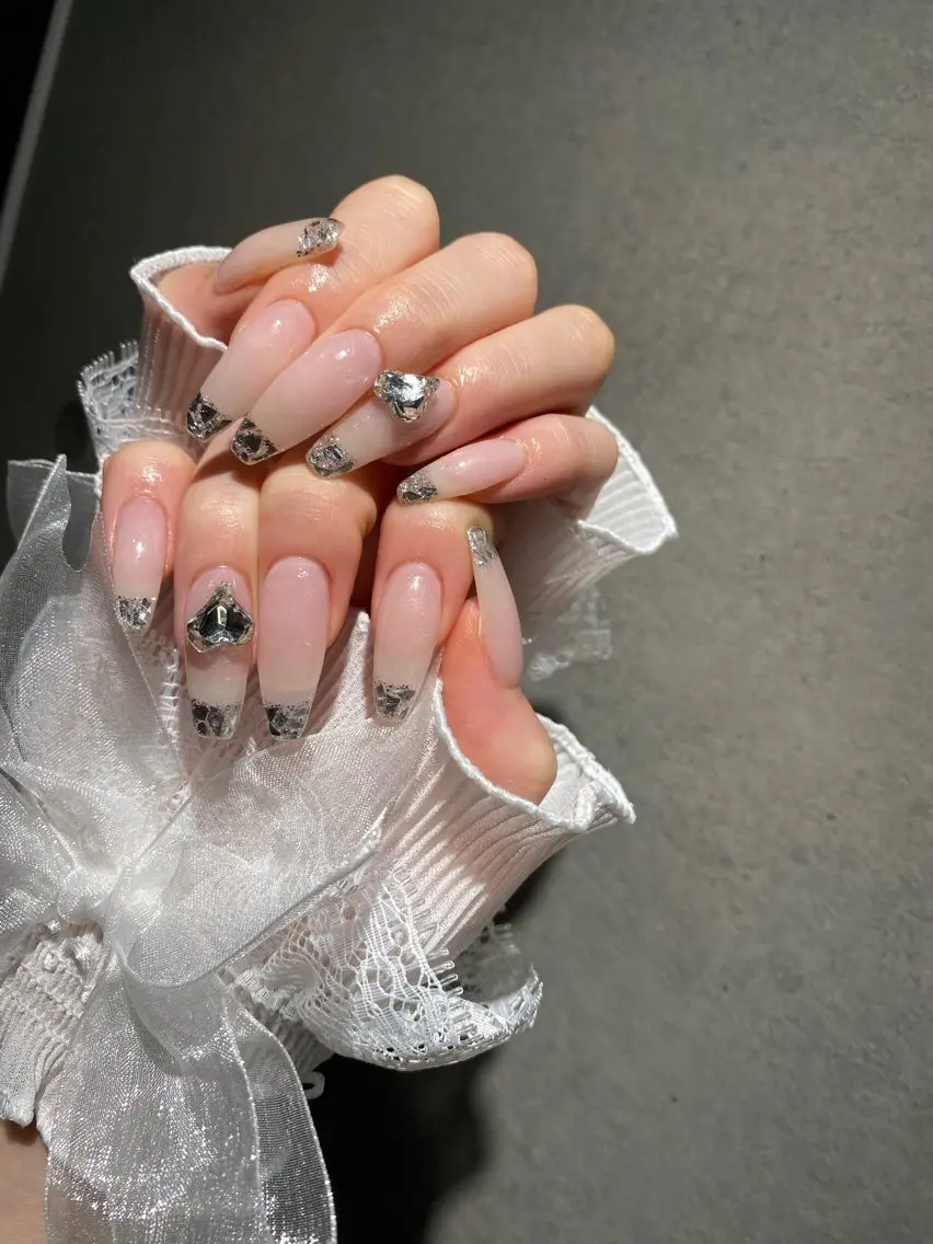ネイル I-nailロング /ワンホン/キラキラのネイルデザイン