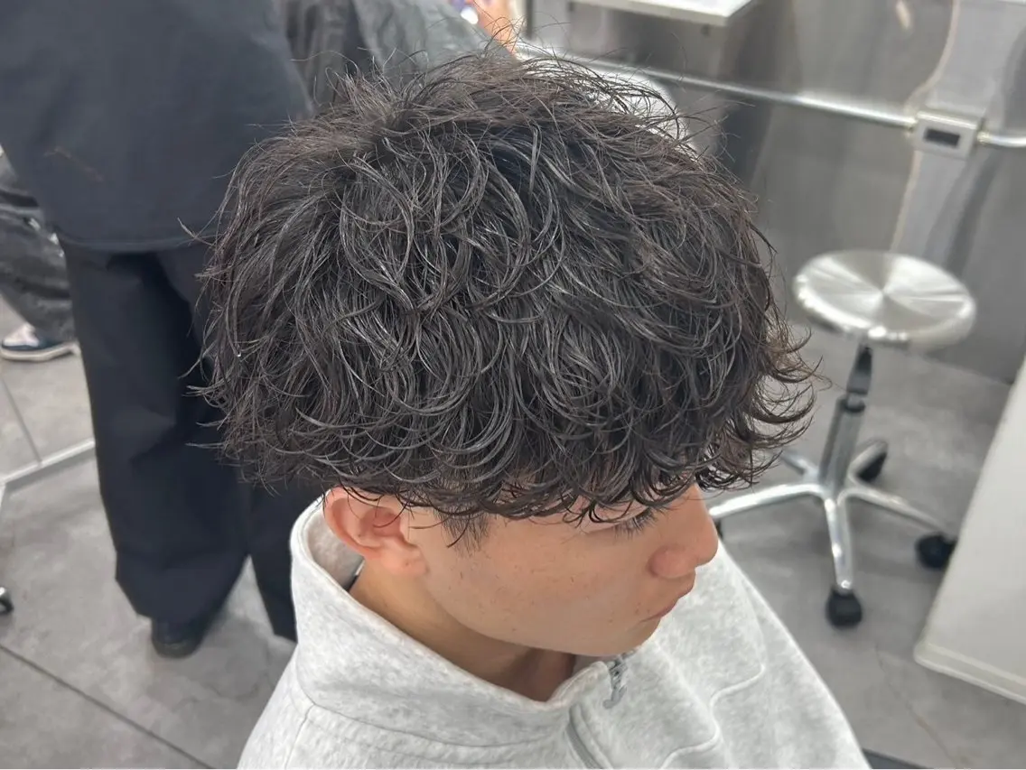 パーマ メンズ メンズ特化✨️ 韓国風パーマ🔥一八のヘアスタイル