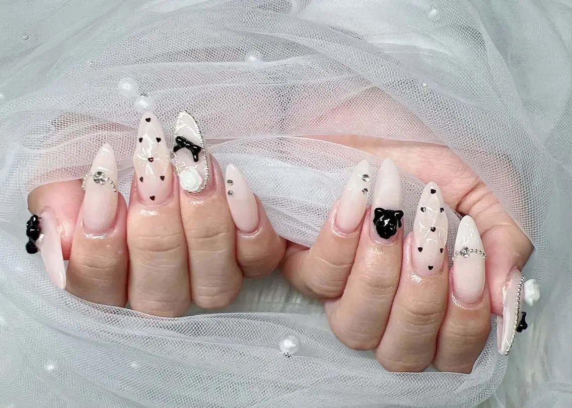 ネイル 長さ出し グラデーション 卒業式 キラキラネイル マグネットネイル ハンドネイル Lee Nailsのネイルデザイン